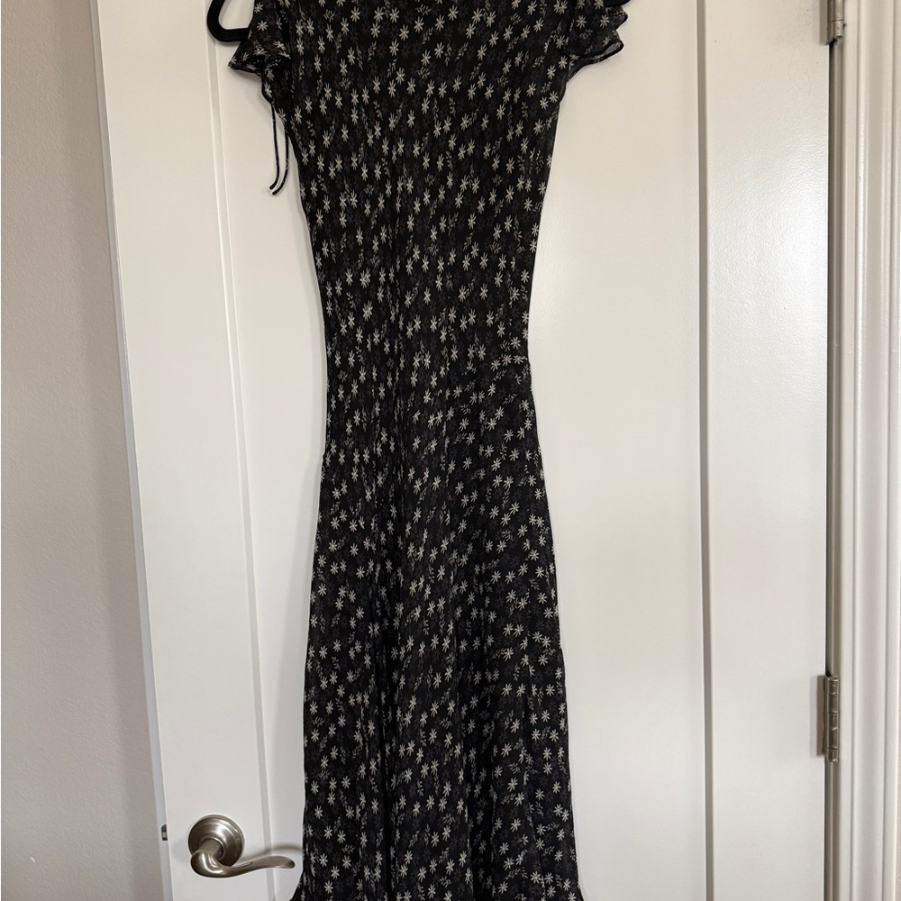 🥸SOLD🥸 Vintage y2k Express 100% Silk bias cut cap sleeve midi dress with floral - Picture 8 of 8